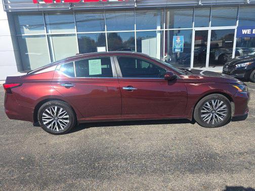 Garnet Pearl Metallic 2023 Nissan Altima 2.5 SV