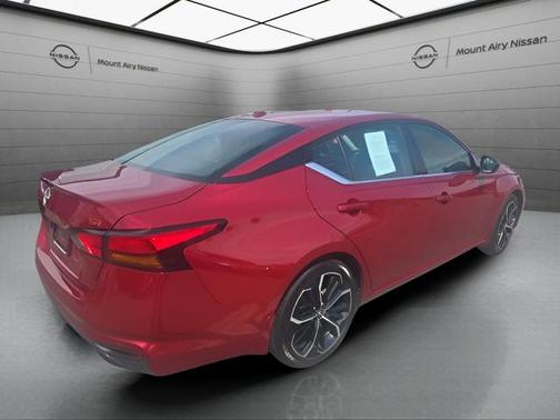 Scarlet Ember 2025 Nissan Altima SR FWD