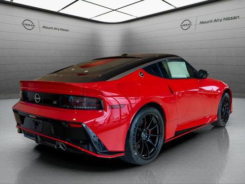 Solid Red/Super Black 2026 Nissan Z NISMO