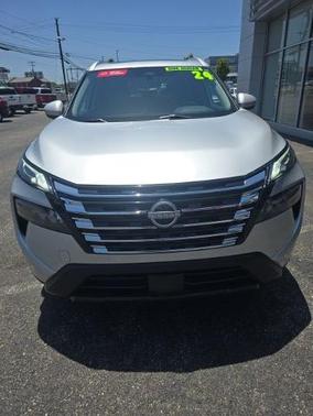 Brilliant Silver Metallic 2024 Nissan Rogue SV