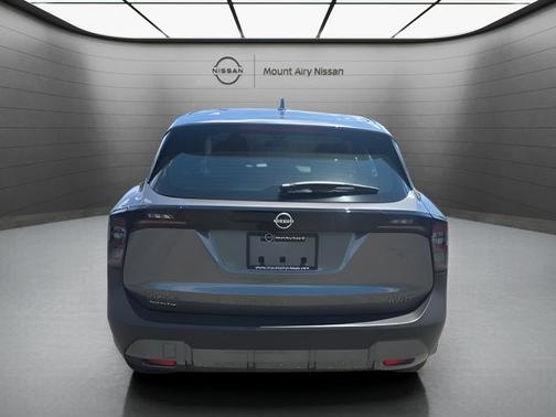 Gun Metallic 2025 Nissan Kicks S