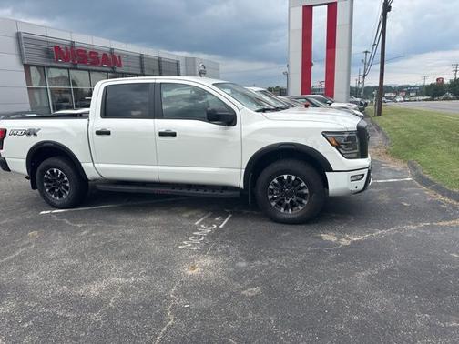 2024 Nissan Titan PRO-4X