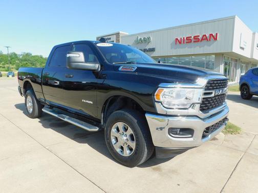 Diamond Black Crystal Pearlcoat 2024 RAM 2500 Big Horn Crew Cab 4x4 6'4' Box