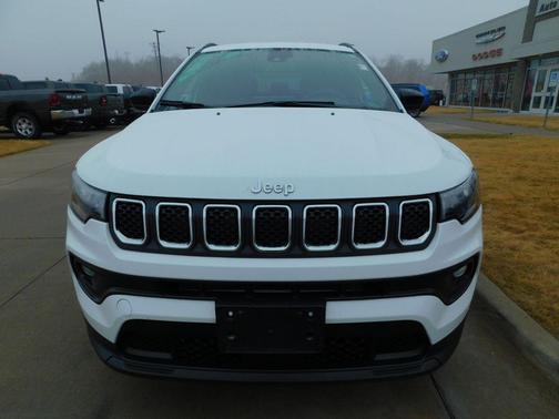 2023 Jeep Compass Latitude Lux