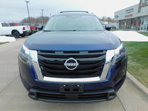 2025 Nissan Pathfinder SV 4WD