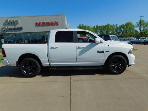 Bright White Clearcoat 2017 RAM 1500 Night Crew Cab 4x4 5'7' Box