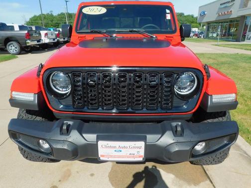 2024 Jeep Gladiator Sport