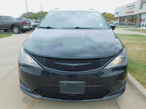 2018 Chrysler Pacifica Touring-L Plus