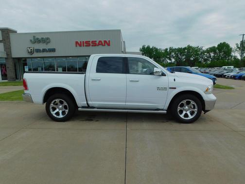 Bright White Clearcoat 2016 RAM 1500 Laramie