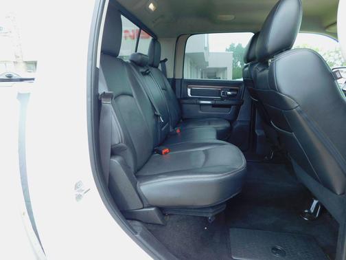 Bright White Clearcoat 2016 RAM 1500 Laramie