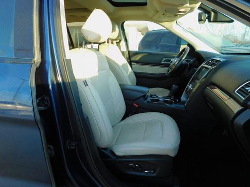 2017 Ford Explorer Platinum