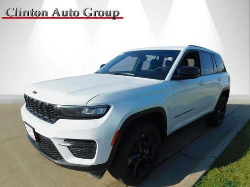 Bright White 2025 Jeep Grand Cherokee Altitude SUV