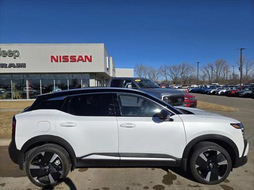 2025 Nissan Kicks SR