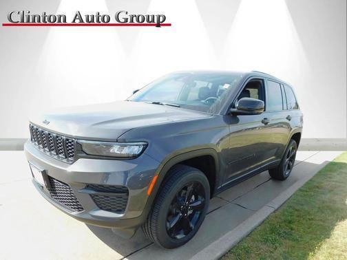 Baltic Gray 2025 Jeep Grand Cherokee Altitude SUV