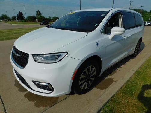 2022 Chrysler Pacifica Hybrid Touring L