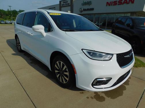 2022 Chrysler Pacifica Hybrid Touring L