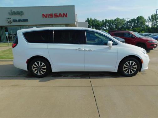 2022 Chrysler Pacifica Hybrid Touring L