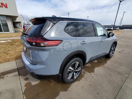 2025 Nissan Rogue SL