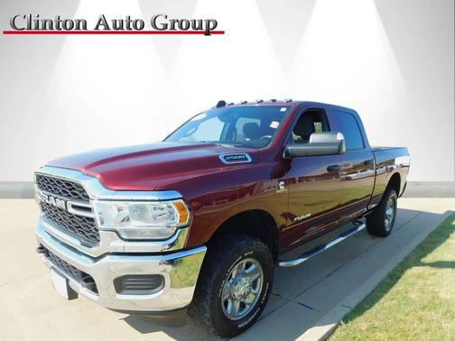 2022 RAM 2500 Tradesman Crew Cab 4x4 6'4' Box