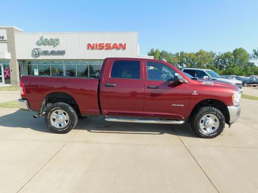 2022 RAM 2500 Tradesman Crew Cab 4x4 6'4' Box
