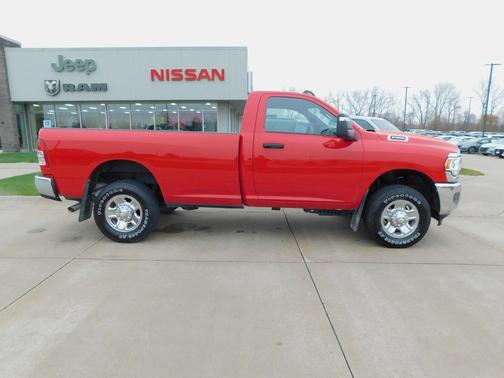 2024 RAM 2500 Tradesman Regular Cab 4x4 8' Box