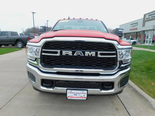 2024 RAM 2500 Tradesman Regular Cab 4x4 8' Box