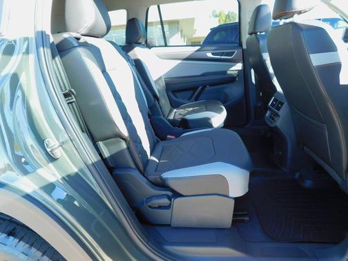 2024 Volkswagen Atlas 2.0T SEL