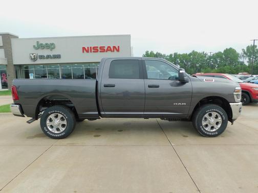 2025 RAM 2500 Big Horn Crew Cab 4x4 6'4' Box