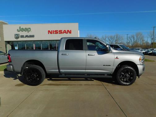 2023 RAM 3500 Laramie Crew Cab 4x4 6'4' Box