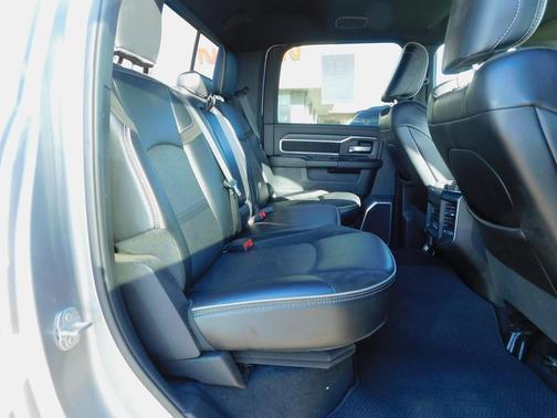 2023 RAM 3500 Laramie Crew Cab 4x4 6'4' Box