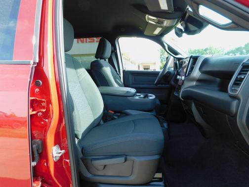 Molten Red Pearlcoat 2026 RAM 2500 Black Express Crew Cab 4x4 6'4' Box