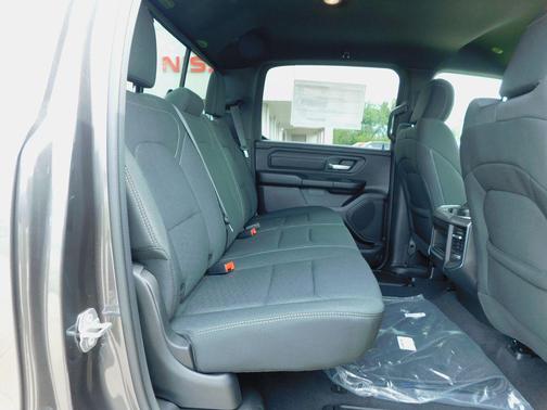 Granite Crystal Metallic Clearcoat 2026 RAM 1500 Express