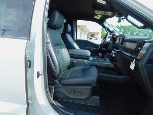 Avalanche 2026 Ford F-150 Lariat