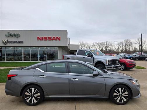 2022 Nissan Altima 2.5 SV