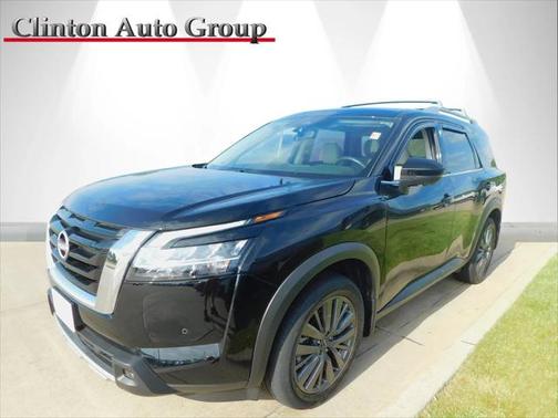 2023 Nissan Pathfinder SL 4WD