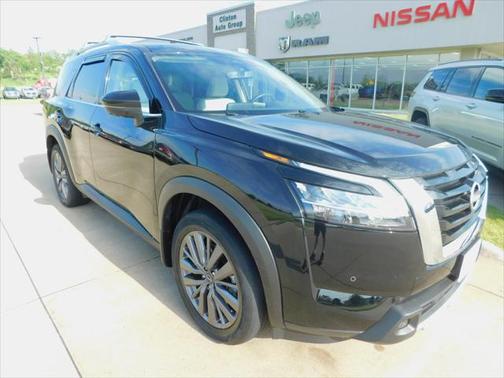 2023 Nissan Pathfinder SL 4WD