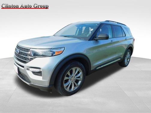 Iconic Silver Metallic 2022 Ford Explorer XLT