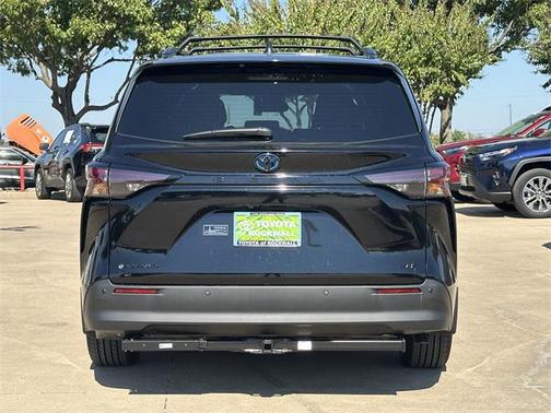 2025 Toyota Sienna Woodland Edition