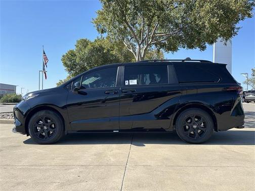2025 Toyota Sienna Woodland Edition