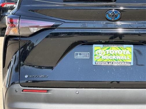 2025 Toyota Sienna Woodland Edition