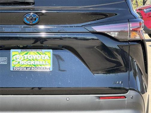 2025 Toyota Sienna Woodland Edition