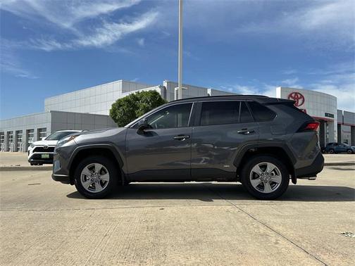 2025 Toyota RAV4 Hybrid LE