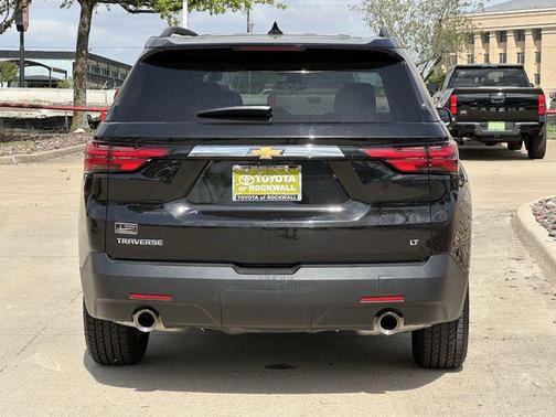 Mosaic Black Metallic 2023 Chevrolet Traverse LT Cloth