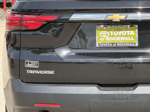 Mosaic Black Metallic 2023 Chevrolet Traverse LT Cloth