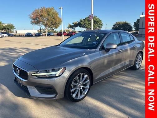 2020 Volvo S60 T5 Momentum
