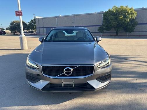 2020 Volvo S60 T5 Momentum