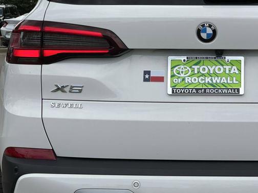 Alpine White 2023 BMW X5 xDrive40i