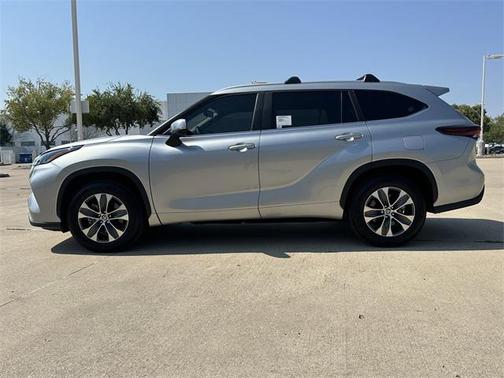 2024 Toyota Highlander 8 Passenger
