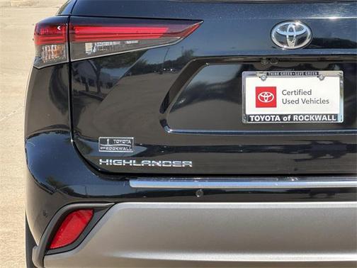2025 Toyota Highlander Hybrid Platinum