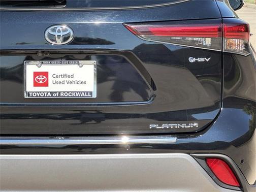 2025 Toyota Highlander Hybrid Platinum